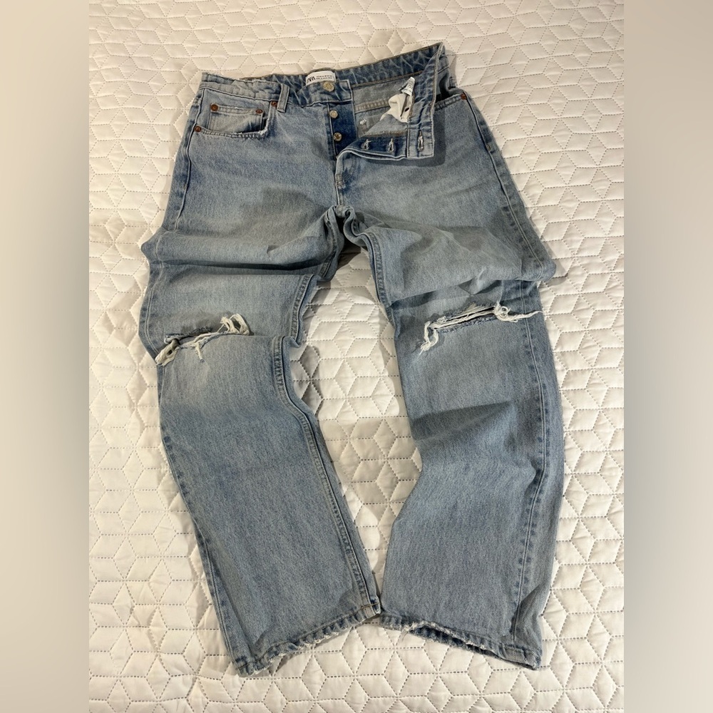 Zara Distressed Straight Leg Button Fly Jeans Size 10 Light Wash 100% Cotton
